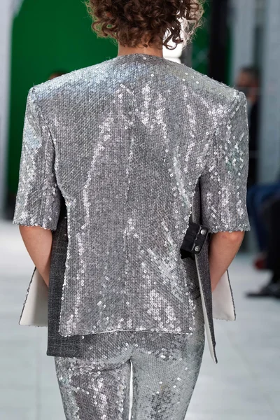 Look 37
